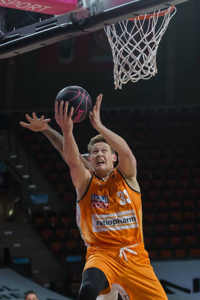 更能在反击 更能在反击